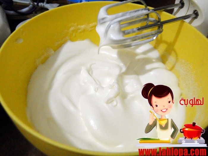 كيكة بالمربى ومارينج بجوزالهند